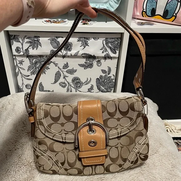 極美品 Coach Soho Brown Shoulder Hand Bag Glovetanned Leather Soho Bag 25: Handbags: Amazon.com